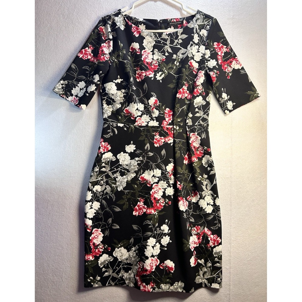 Banana Republic Pencil Dress Black Floral Round Neck Short Sleeve Knee size 6